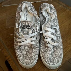 Simply Southern comfort shoes size 10